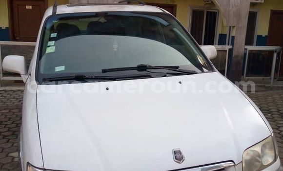 Buy Used Hyundai Trajet White Car in Douala in Littoral Cameroon Buy Used Hyundai Trajet White Car in Douala in Littoral Cameroon