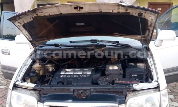 Buy Used Hyundai Trajet White Car in Douala in Littoral Cameroon Buy Used Hyundai Trajet White Car in Douala in Littoral Cameroon