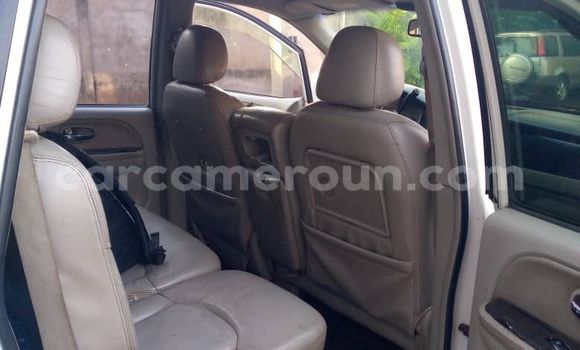 Buy Used Hyundai Trajet White Car in Douala in Littoral Cameroon Buy Used Hyundai Trajet White Car in Douala in Littoral Cameroon