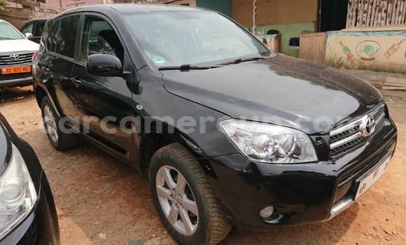 Sayi Na hannu Toyota RAV4 Black Mota in Yaounde a Babban Kamaru Sayi Na hannu Toyota RAV4 Black Mota in Yaounde a Babban Kamaru