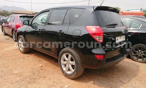 Sayi Na hannu Toyota RAV4 Black Mota in Yaounde a Babban Kamaru Sayi Na hannu Toyota RAV4 Black Mota in Yaounde a Babban Kamaru