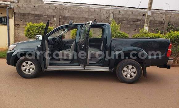Sayi Na hannu Toyota Hiluxe VIGO Black Mota in Yaounde a Babban Kamaru Sayi Na hannu Toyota Hiluxe VIGO Black Mota in Yaounde a Babban Kamaru