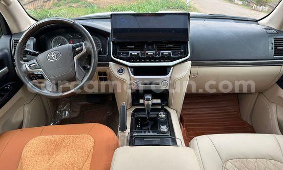 Buy Used Toyota Land Cruiser Prado White Car in Yaounde in Central Cameroon Buy Used Toyota Land Cruiser Prado White Car in Yaounde in Central Cameroon