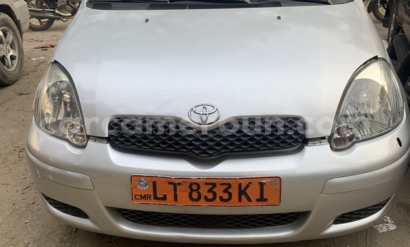 Sayi Na hannu Toyota Yaris Azurfa Mota in Douala a Ƙasar Kamaru Sayi Na hannu Toyota Yaris Azurfa Mota in Douala a Ƙasar Kamaru
