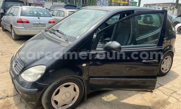 Sayi Imported Mercedes-Benz A200 Black Mota in Douala a Ƙasar Kamaru Sayi Imported Mercedes-Benz A200 Black Mota in Douala a Ƙasar Kamaru