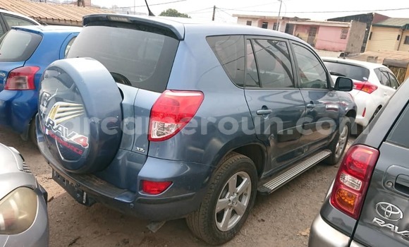 Acheter Occasion Voiture Toyota RAV4 Bleu à Yaoundé, Central Cameroon Acheter Occasion Voiture Toyota RAV4 Bleu à Yaoundé, Central Cameroon