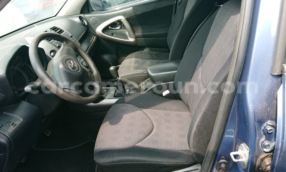 Acheter Occasion Voiture Toyota RAV4 Bleu à Yaoundé, Central Cameroon Acheter Occasion Voiture Toyota RAV4 Bleu à Yaoundé, Central Cameroon