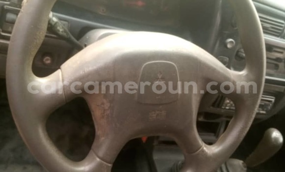 Sayi Na hannu Mitsubishi L200 Sauran Mota in Douala a Ƙasar Kamaru Sayi Na hannu Mitsubishi L200 Sauran Mota in Douala a Ƙasar Kamaru