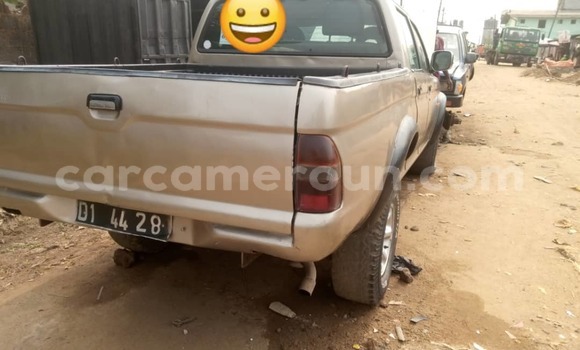 Sayi Na hannu Mitsubishi L200 Sauran Mota in Douala a Ƙasar Kamaru Sayi Na hannu Mitsubishi L200 Sauran Mota in Douala a Ƙasar Kamaru
