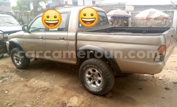 Sayi Na hannu Mitsubishi L200 Sauran Mota in Douala a Ƙasar Kamaru Sayi Na hannu Mitsubishi L200 Sauran Mota in Douala a Ƙasar Kamaru
