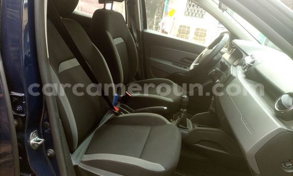 Sayi Na hannu Dacia Duster Blue Mota in Douala a Ƙasar Kamaru Sayi Na hannu Dacia Duster Blue Mota in Douala a Ƙasar Kamaru