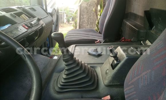 Acheter Occasion Utilitaire Mercedes‒Benz Viano Blanc à Douala, Littoral Cameroon Acheter Occasion Utilitaire Mercedes‒Benz Viano Blanc à Douala, Littoral Cameroon