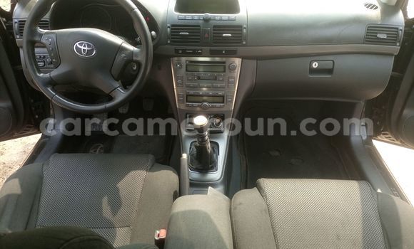 Sayi Na hannu Toyota Avensis Black Mota in Douala a Ƙasar Kamaru Sayi Na hannu Toyota Avensis Black Mota in Douala a Ƙasar Kamaru
