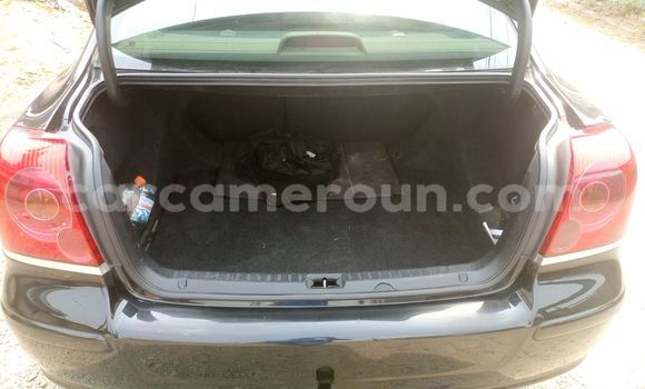 Sayi Na hannu Toyota Avensis Black Mota in Douala a Ƙasar Kamaru Sayi Na hannu Toyota Avensis Black Mota in Douala a Ƙasar Kamaru
