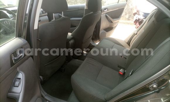 Sayi Na hannu Toyota Avensis Black Mota in Douala a Ƙasar Kamaru Sayi Na hannu Toyota Avensis Black Mota in Douala a Ƙasar Kamaru