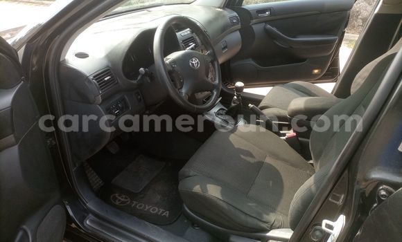 Sayi Na hannu Toyota Avensis Black Mota in Douala a Ƙasar Kamaru Sayi Na hannu Toyota Avensis Black Mota in Douala a Ƙasar Kamaru