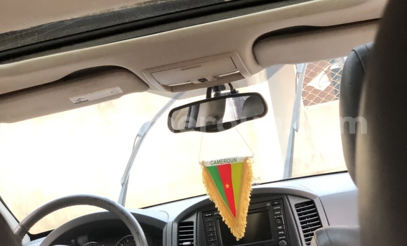 Sayi Imported Jeep Grand Cherokee M Mota in Douala a Ƙasar Kamaru Sayi Imported Jeep Grand Cherokee M Mota in Douala a Ƙasar Kamaru