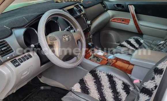 Buy Used Toyota Highlander White Car in Douala in Littoral Cameroon Buy Used Toyota Highlander White Car in Douala in Littoral Cameroon