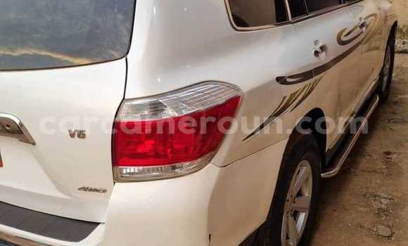 Buy Used Toyota Highlander White Car in Douala in Littoral Cameroon Buy Used Toyota Highlander White Car in Douala in Littoral Cameroon