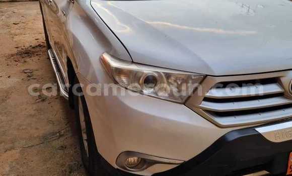 Buy Used Toyota Highlander White Car in Douala in Littoral Cameroon Buy Used Toyota Highlander White Car in Douala in Littoral Cameroon