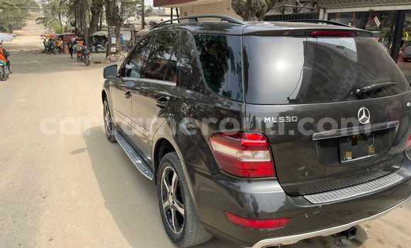 Acheter Occasion Voiture Mercedes‒Benz ML–Class Noir à Douala, Littoral Cameroon Acheter Occasion Voiture Mercedes‒Benz ML–Class Noir à Douala, Littoral Cameroon