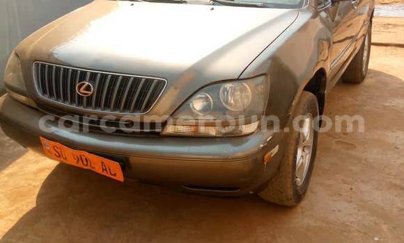 Sayi Na hannu Lexus ES Sauran Mota in Baham a West Kamaru