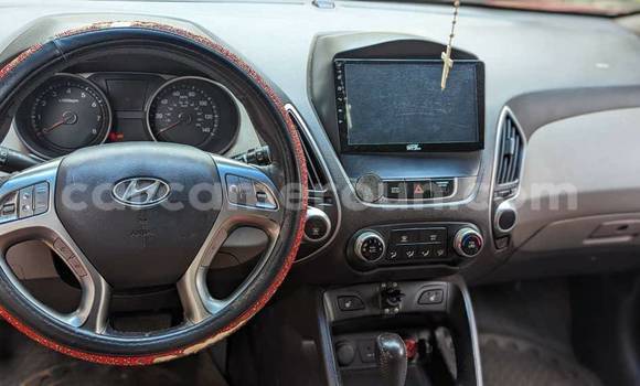 Acheter Occasion Voiture Hyundai Tucson Rouge à Bafoussam, West Cameroon Acheter Occasion Voiture Hyundai Tucson Rouge à Bafoussam, West Cameroon