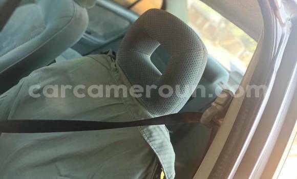 Acheter Occasion Voiture Toyota Avensis Bleu à Bafoussam, West Cameroon Acheter Occasion Voiture Toyota Avensis Bleu à Bafoussam, West Cameroon