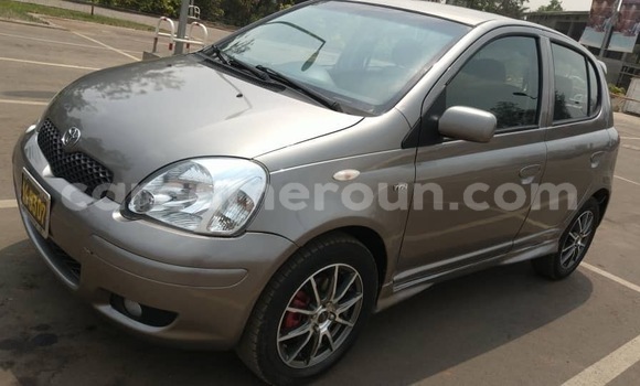 Acheter Occasion Voiture Toyota Yaris Gris à Yaoundé, Central Cameroon Acheter Occasion Voiture Toyota Yaris Gris à Yaoundé, Central Cameroon