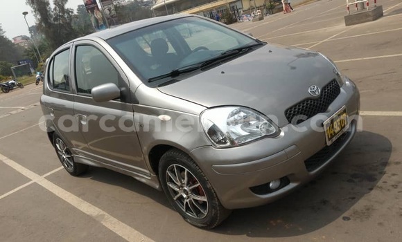 Acheter Occasion Voiture Toyota Yaris Gris à Yaoundé, Central Cameroon Acheter Occasion Voiture Toyota Yaris Gris à Yaoundé, Central Cameroon