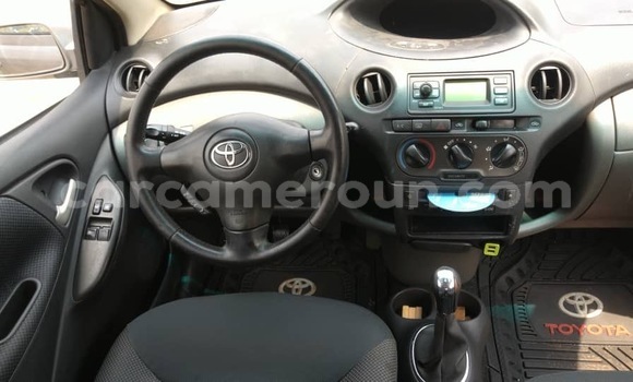 Acheter Occasion Voiture Toyota Yaris Gris à Yaoundé, Central Cameroon Acheter Occasion Voiture Toyota Yaris Gris à Yaoundé, Central Cameroon