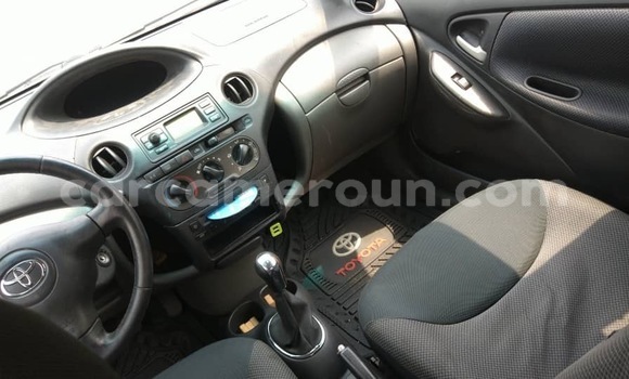 Acheter Occasion Voiture Toyota Yaris Gris à Yaoundé, Central Cameroon Acheter Occasion Voiture Toyota Yaris Gris à Yaoundé, Central Cameroon