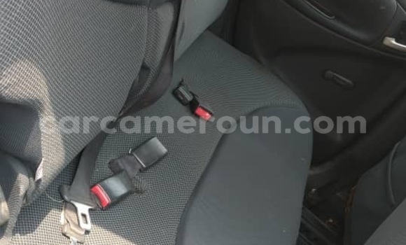 Acheter Occasion Voiture Toyota Yaris Gris à Yaoundé, Central Cameroon Acheter Occasion Voiture Toyota Yaris Gris à Yaoundé, Central Cameroon