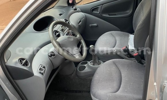 Acheter Occasion Voiture Toyota Yaris Gris à Yaoundé, Central Cameroon Acheter Occasion Voiture Toyota Yaris Gris à Yaoundé, Central Cameroon