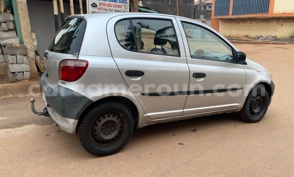 Acheter Occasion Voiture Toyota Yaris Gris à Yaoundé, Central Cameroon Acheter Occasion Voiture Toyota Yaris Gris à Yaoundé, Central Cameroon