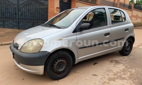 Acheter Occasion Voiture Toyota Yaris Gris à Yaoundé, Central Cameroon Acheter Occasion Voiture Toyota Yaris Gris à Yaoundé, Central Cameroon