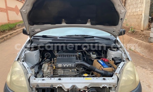 Acheter Occasion Voiture Toyota Yaris Gris à Yaoundé, Central Cameroon Acheter Occasion Voiture Toyota Yaris Gris à Yaoundé, Central Cameroon