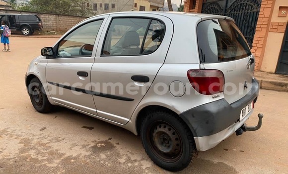 Acheter Occasion Voiture Toyota Yaris Gris à Yaoundé, Central Cameroon Acheter Occasion Voiture Toyota Yaris Gris à Yaoundé, Central Cameroon