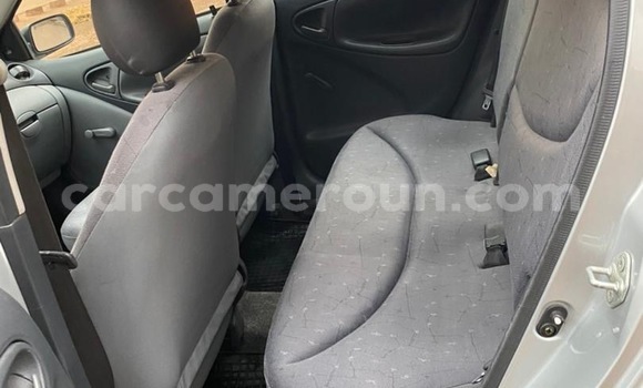 Acheter Occasion Voiture Toyota Yaris Gris à Yaoundé, Central Cameroon Acheter Occasion Voiture Toyota Yaris Gris à Yaoundé, Central Cameroon