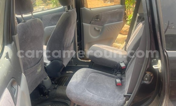 Acheter Occasion Voiture Toyota Yaris Noir à Yaoundé, Central Cameroon Acheter Occasion Voiture Toyota Yaris Noir à Yaoundé, Central Cameroon