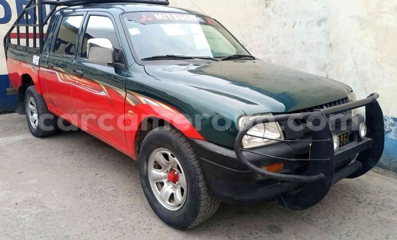 Buy Used Mitsubishi L200 Green Car in Douala in Littoral Cameroon Buy Used Mitsubishi L200 Green Car in Douala in Littoral Cameroon