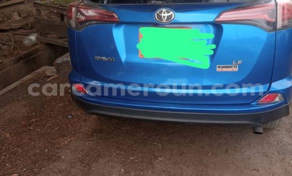 Sayi Na hannu Toyota RAV4 Blue Mota in Douala a Ƙasar Kamaru Sayi Na hannu Toyota RAV4 Blue Mota in Douala a Ƙasar Kamaru