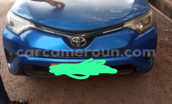 Sayi Na hannu Toyota RAV4 Blue Mota in Douala a Ƙasar Kamaru Sayi Na hannu Toyota RAV4 Blue Mota in Douala a Ƙasar Kamaru