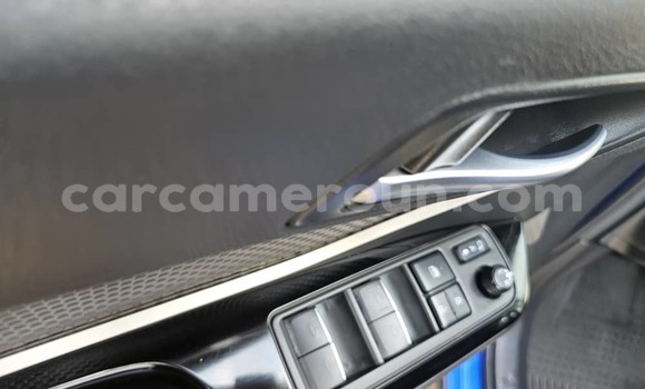 Sayi Na hannu Toyota C-HR Blue Mota in Douala a Ƙasar Kamaru Sayi Na hannu Toyota C-HR Blue Mota in Douala a Ƙasar Kamaru