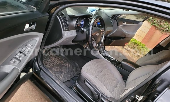 Sayi Na hannu Hyundai Sonata Black Mota in Yaounde a Babban Kamaru Sayi Na hannu Hyundai Sonata Black Mota in Yaounde a Babban Kamaru