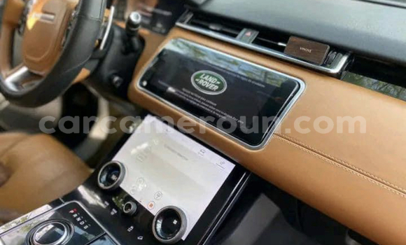 Sayi Na hannu Land Rover Range Rover Velar Black Mota in Douala a Ƙasar Kamaru Sayi Na hannu Land Rover Range Rover Velar Black Mota in Douala a Ƙasar Kamaru
