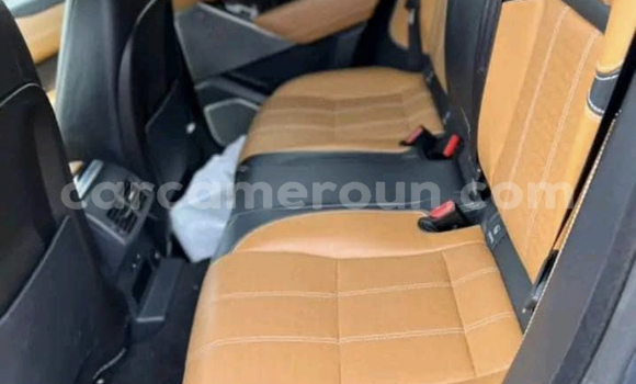 Sayi Na hannu Land Rover Range Rover Velar Black Mota in Douala a Ƙasar Kamaru Sayi Na hannu Land Rover Range Rover Velar Black Mota in Douala a Ƙasar Kamaru