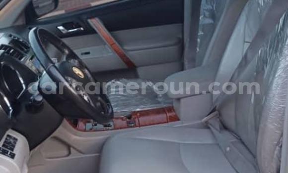 Sayi Na hannu Toyota Highlander Azurfa Mota in Yaounde a Babban Kamaru Sayi Na hannu Toyota Highlander Azurfa Mota in Yaounde a Babban Kamaru