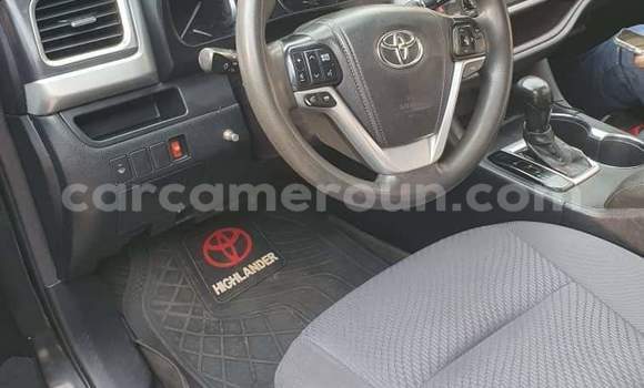 Acheter Occasion Voiture Toyota Highlander Noir à Yaoundé, Central Cameroon Acheter Occasion Voiture Toyota Highlander Noir à Yaoundé, Central Cameroon