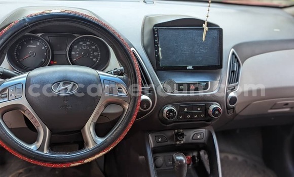 Sayi Na hannu Hyundai Tucson Red Mota in Yaounde a Babban Kamaru Sayi Na hannu Hyundai Tucson Red Mota in Yaounde a Babban Kamaru